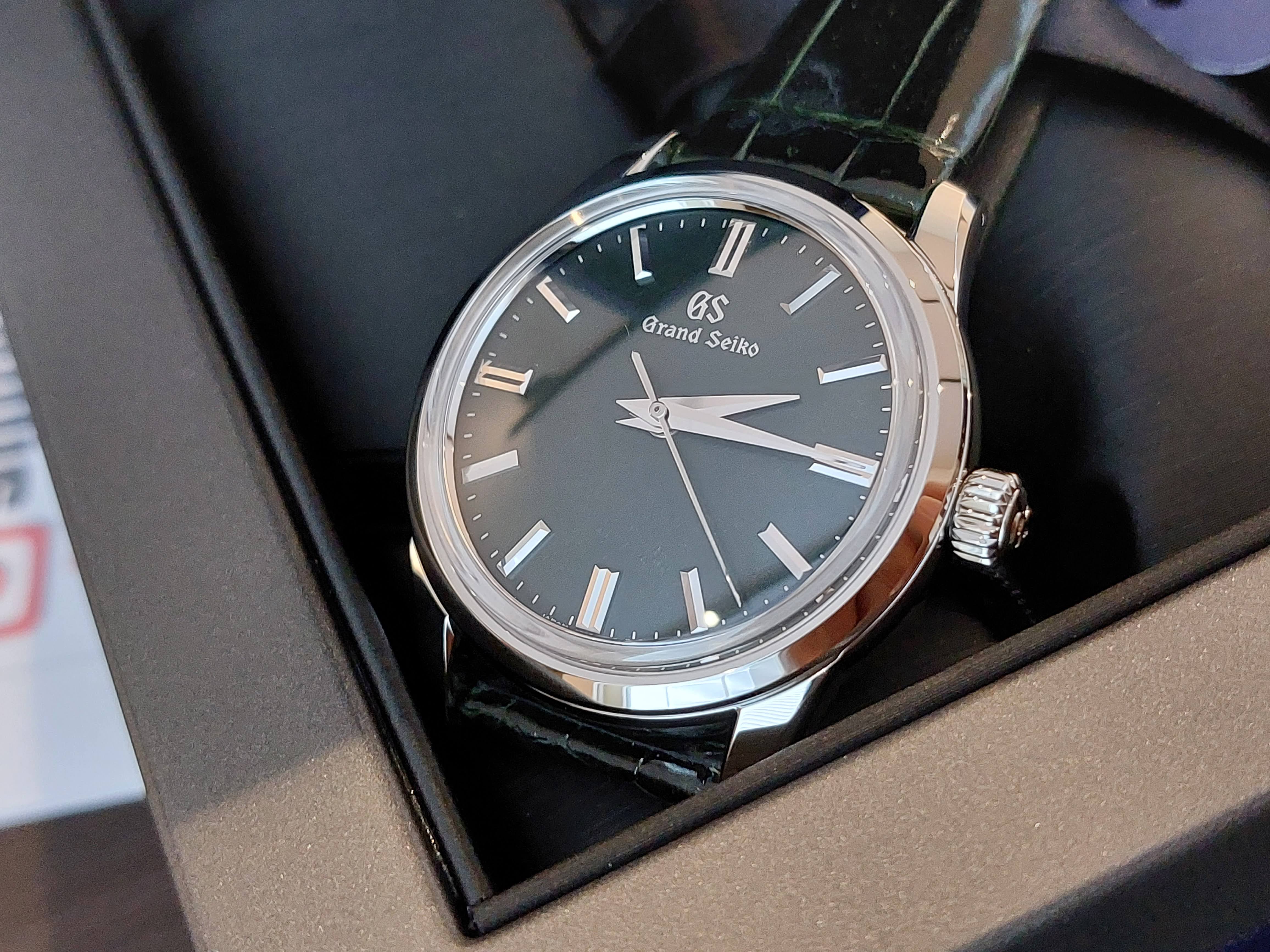 Grand Seiko Elegance Rich Green Dial Byoka SBGW285