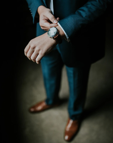 Choosing different watch styles